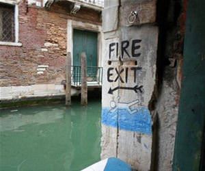 fire exit this way funny picture
