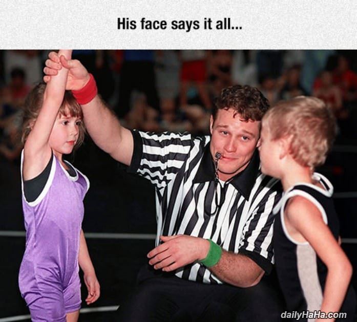 referees face says it all funny picture