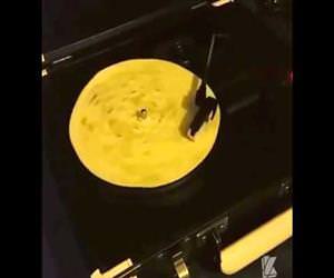 What a tortilla sounds like on a record 