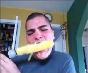 Eat Corn in 10 Seconds Video