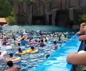 malfunction wave created a tsunami in china water park 