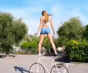 chick has some skills