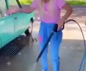 she sucks at washing the car
