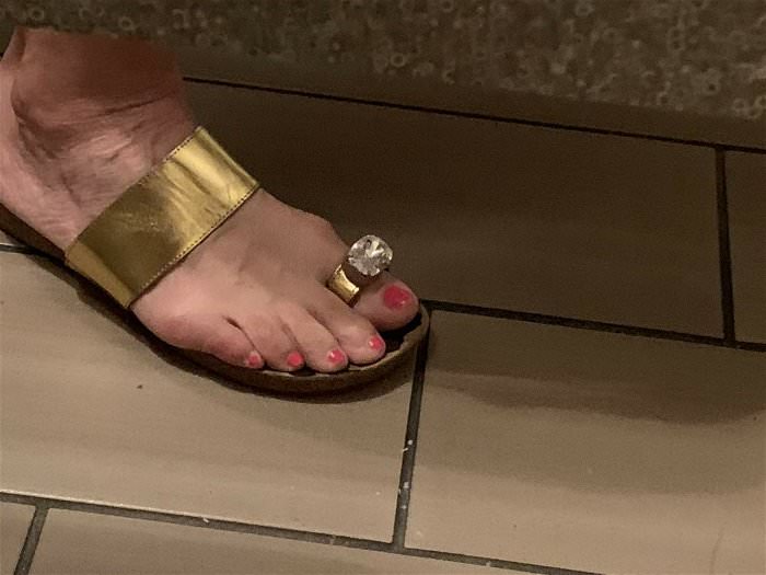 a toe ring