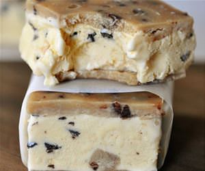 cookie dough ice cream sandwich funny picture