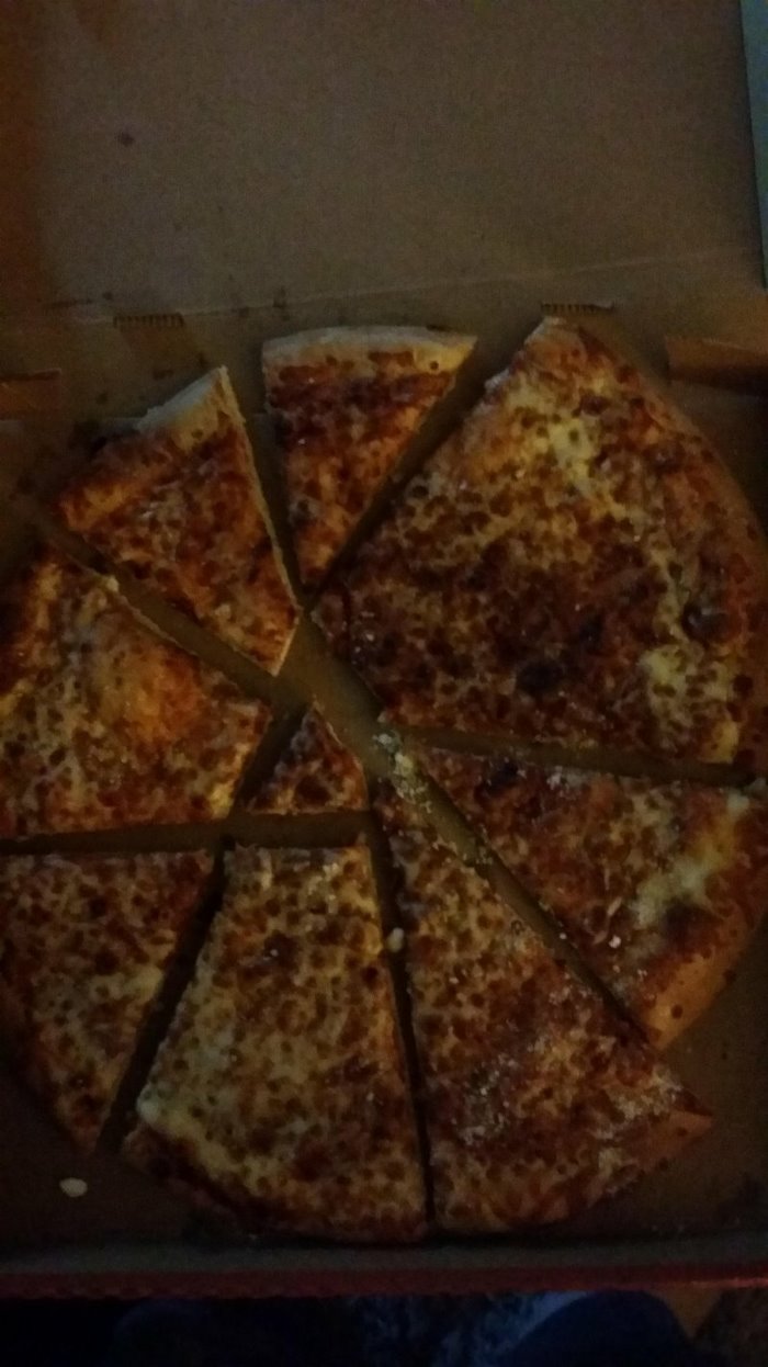 cut up the pizza