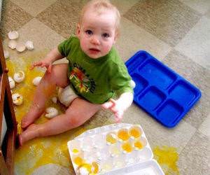 Egg Smashing Baby funny picture