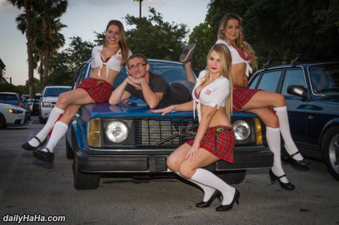 fitting right in funny picture