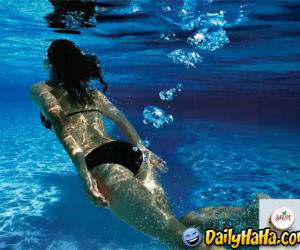 Girl Farting Under Water