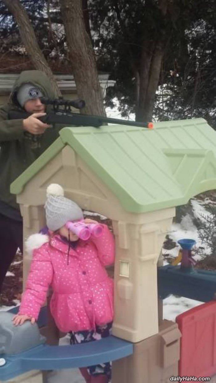 helping daddy with some hunting funny picture