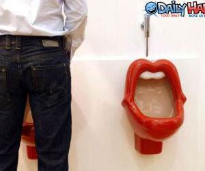 Lips Urinal