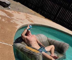 make yourself comfortable funny picture