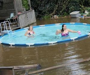 nice time to go swimming funny picture