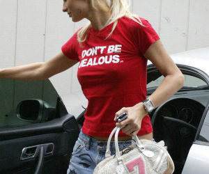 Paris Hilton Jeleous