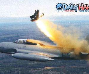 Plane ejection seat