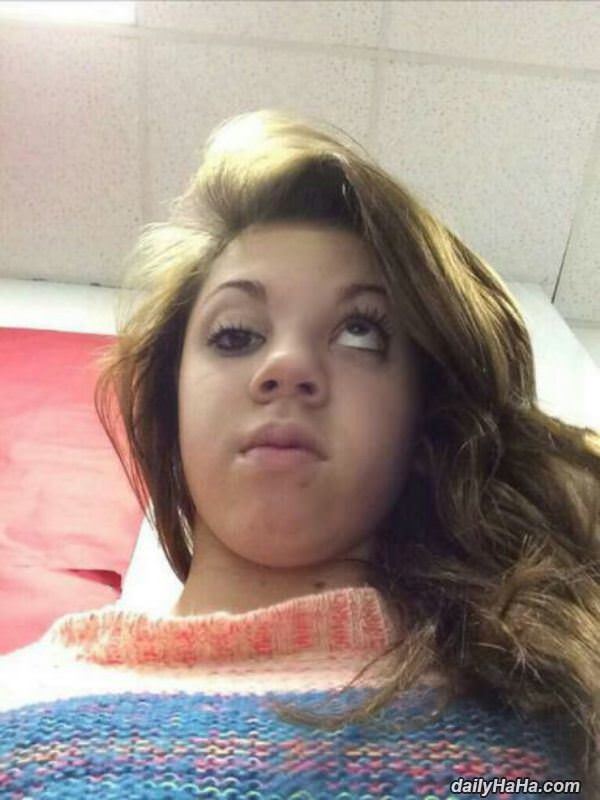 texting eye funny picture