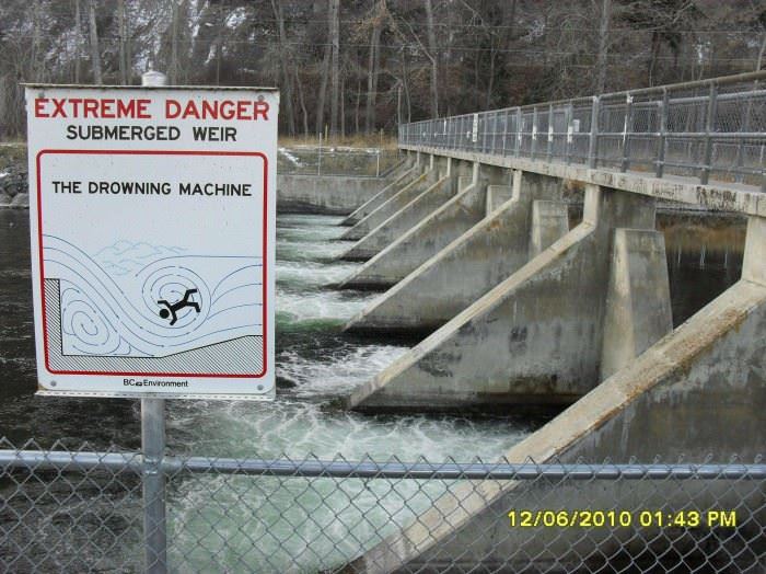 the drowning machine funny picture