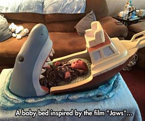 the jaws bed funny picture