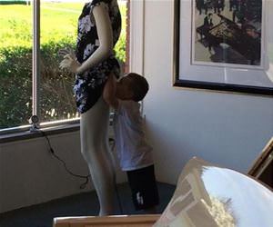 this kid is very curious funny picture