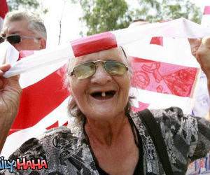 Toothless Wonder - 1 tooth