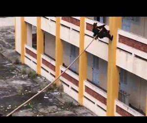 Vietnamese SWAT Team Climb Building