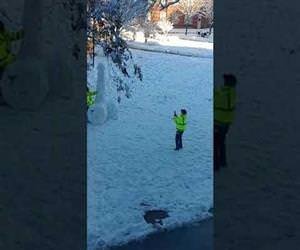 a fun snowman Funny Video