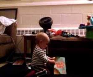 baby loves her first birthday card Funny Video