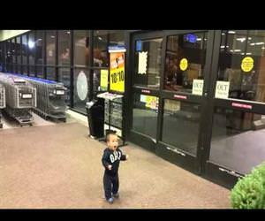 baby reaction to sliding doors Funny Video