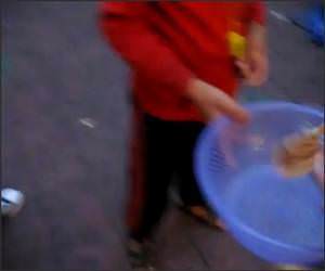  Funny Chinese Street Performer Video
