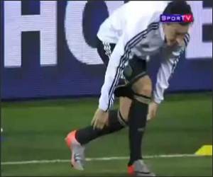 The Gum Juggler Funny Video