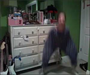 Very Creepy Dancing Girl Video