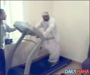 Freak Screaming on Treadmill